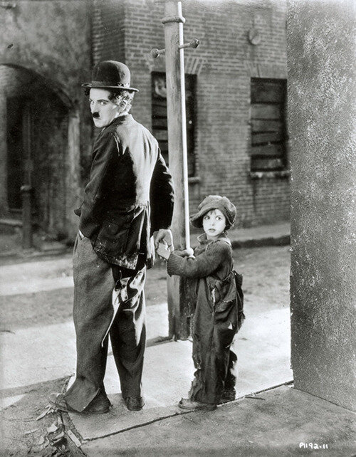 1921.寻子遇仙记 默片 黑白.卓别林 高清 美国喜剧 豆瓣9.2 BluRay.720P.x264.AC3-CnSCG