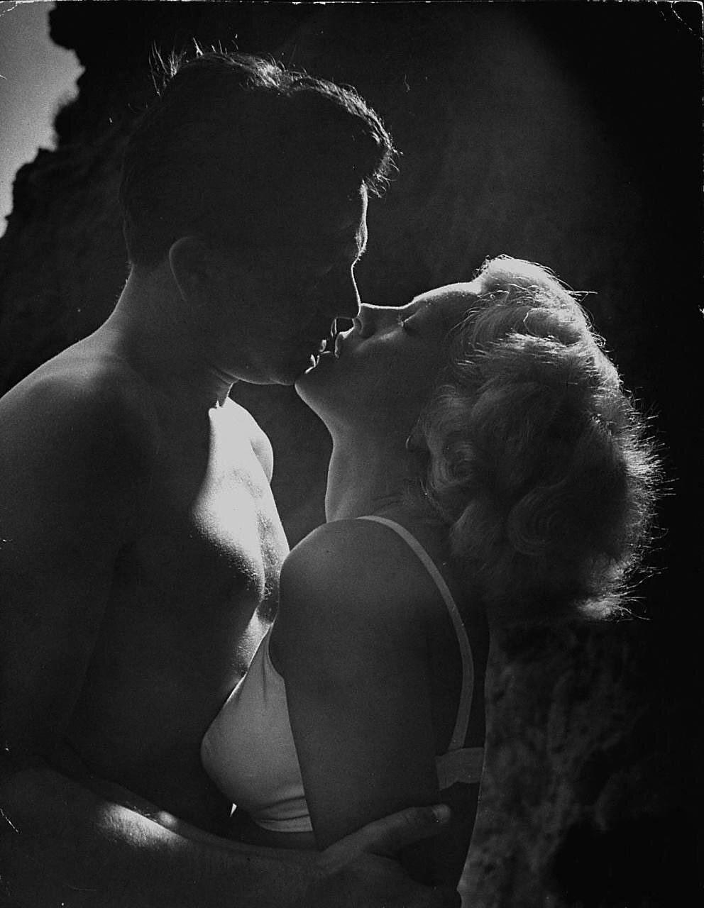 1946.邮差总按两次铃 黑白中字 美国悬疑黑色 高清 豆瓣7.3 The.Postman.Always.Rings.Twice.720p