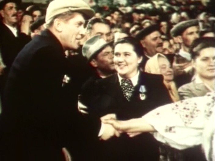 1950.丰富的夏天 彩色 中俄双语 苏联喜剧 标清 豆瓣无分 Щедрое.лето.DVDRip.X264.2AC3