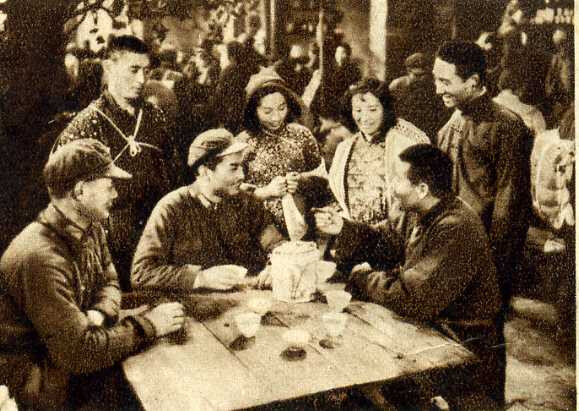 1951.翠岗红旗 黑白高清.八一 豆瓣6.2