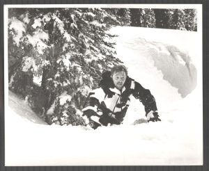 1954.雪山恨.彩色 中字 美国西部 高清 豆瓣6.1 Track.of.the.Cat.