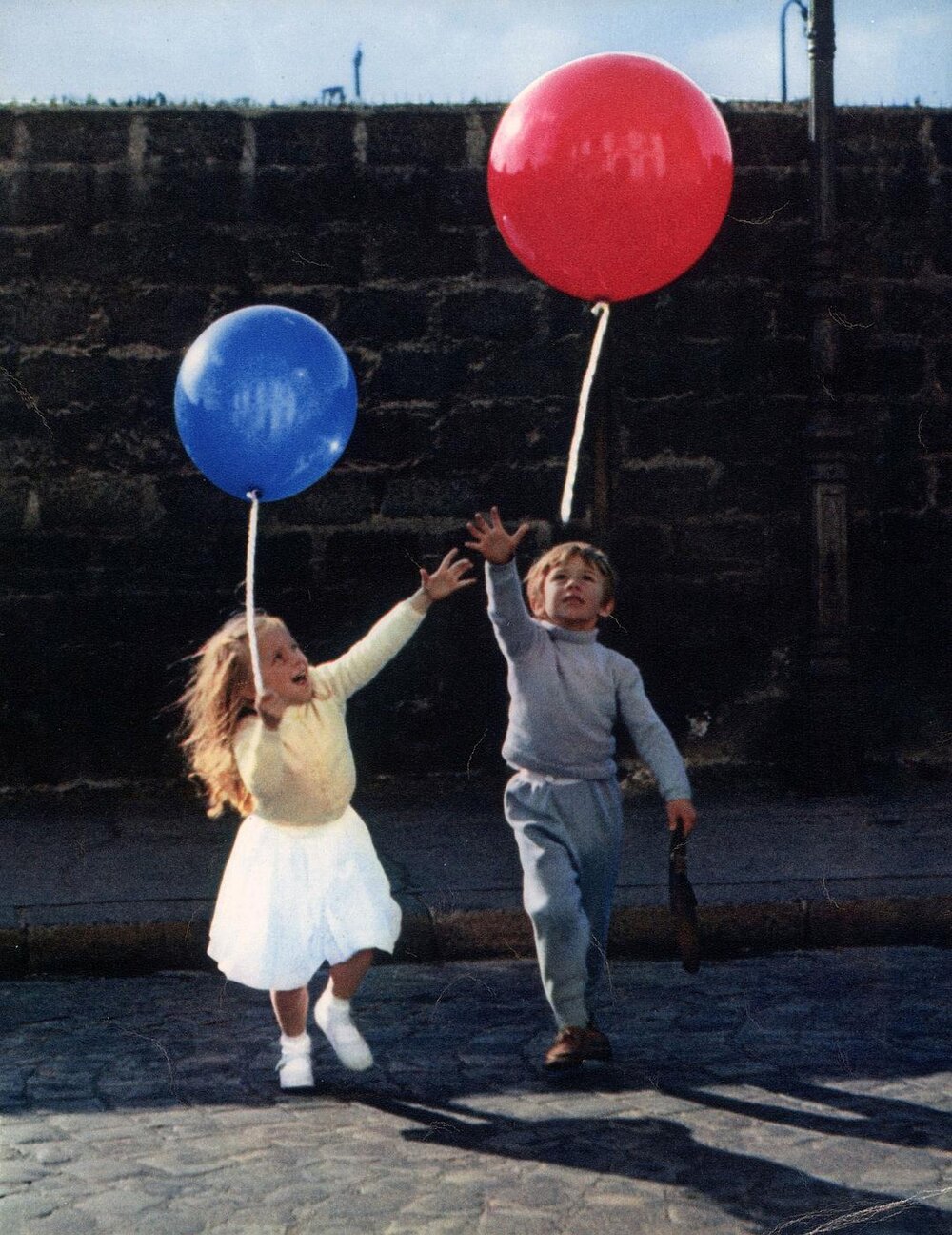 1956.红气球 彩色 中字 法国奇幻短片 高清 豆瓣8.8 Le ballon rouge