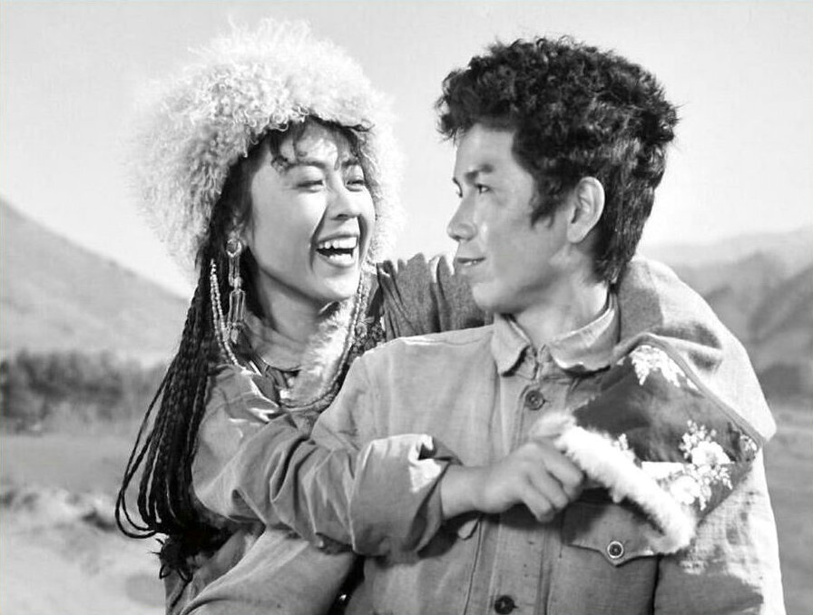 1957.暴风中的雄鹰 黑白 清晰版  长影