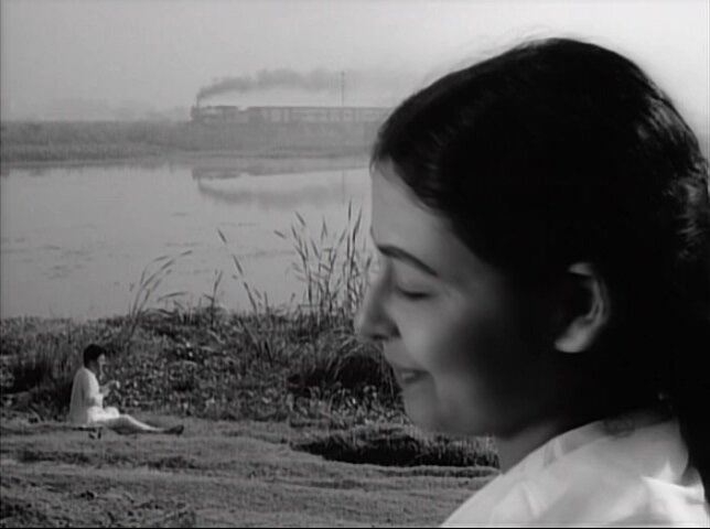 1960.云遮星 黑白 中字 高清 印度剧情 豆瓣7.7 .The.Cloud-Capped.Star.D9.MiniSD-TLF