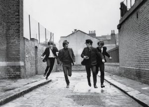 1964.一夜狂欢.黑白 中字 高清 英国喜剧音乐 豆瓣8.5 A.Hard.Day’s.Night.HR-HDTV.AC3.1024X576.x264