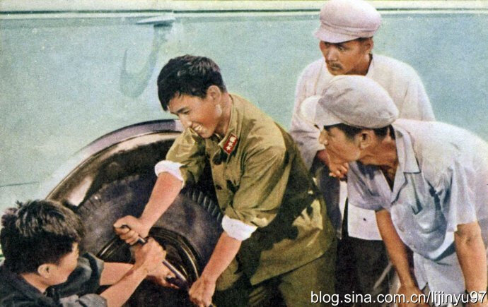 1965.雷锋 AI渲染彩色版 高清 豆瓣6.9