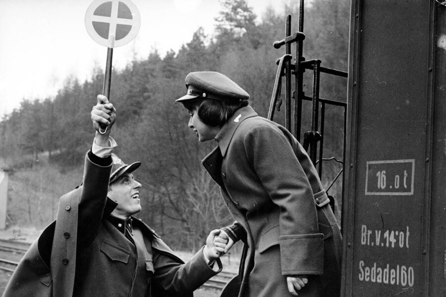 1966.严密监视的列车.黑白 中字 捷克喜剧爱情战争 豆瓣8.1  Closely.Watched.Trains.D5.HALFCD-TLF