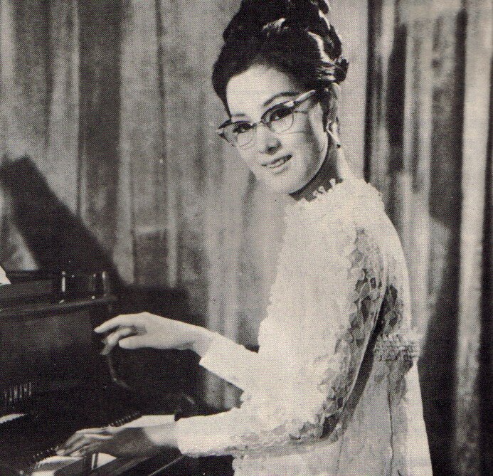 1972.雨中花 彩色中字 清晰 香港 豆瓣6.3 何莉莉 邵氏