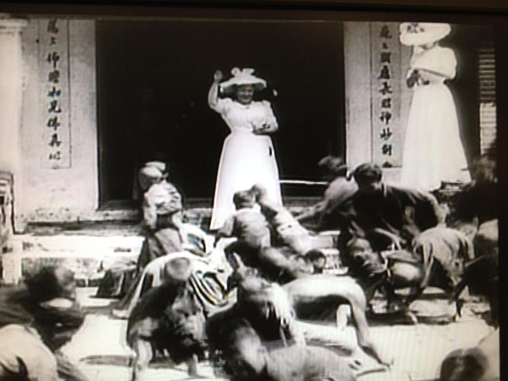 1895-1905.卢米埃尔兄弟电影放映集 黑白 法语解说 高清 Lumière! Le Cinématographe 720P