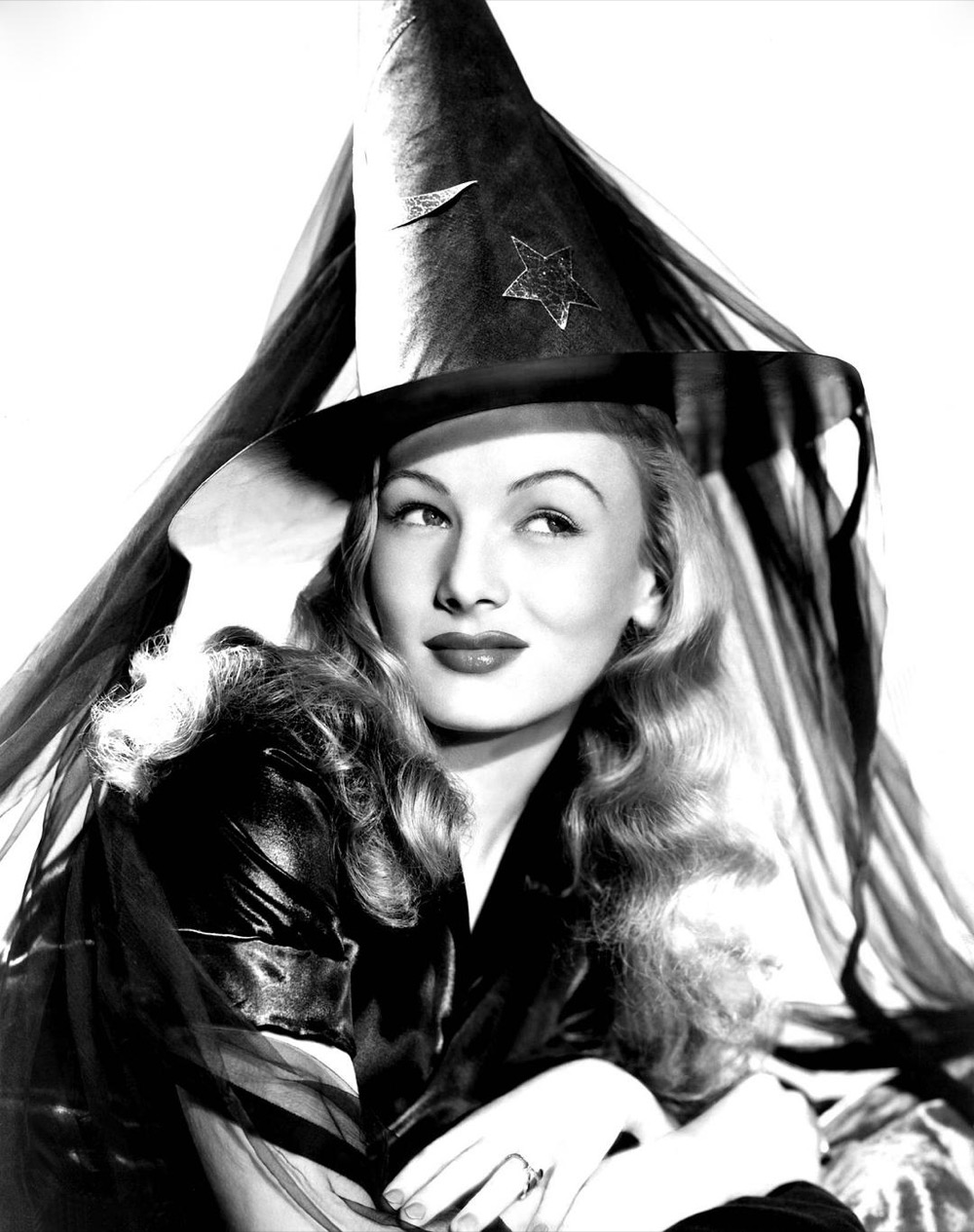 1942.风流女妖.黑白 中字 高清 美国喜剧奇幻爱情 豆瓣7.2 I.Married.A.Witch.BD.CC.MiniSD-TLF