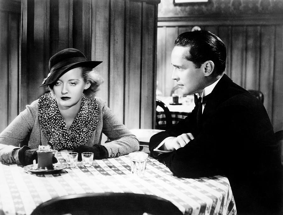 1935.女人女人 黑白无字美国剧情 高清 豆瓣6.8 Dangerous ()