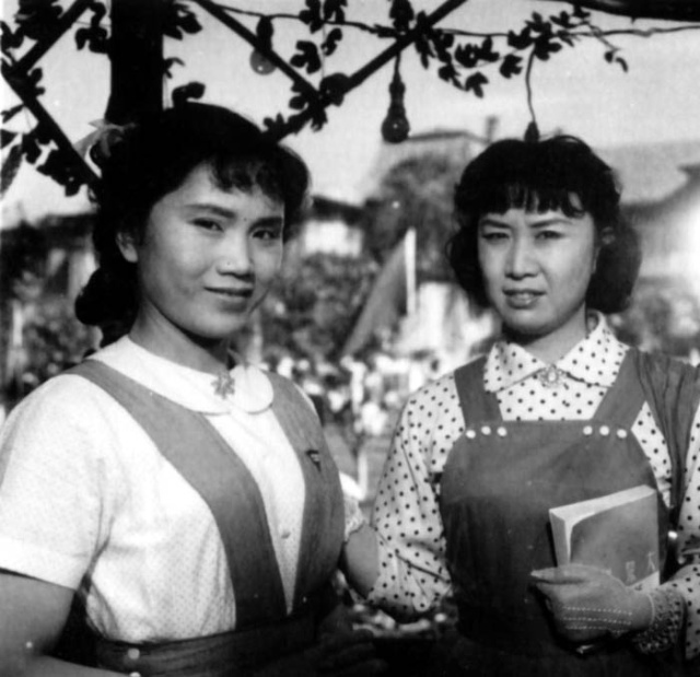 1964.霓虹灯下的哨兵 彩色 高清  天马 豆瓣7.3